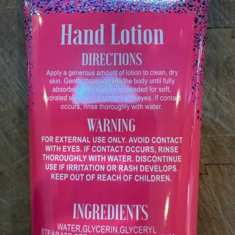 Wicked Pink Strawberry Lotion Hair Care Pink Brush Comb & Mirror Set NEW